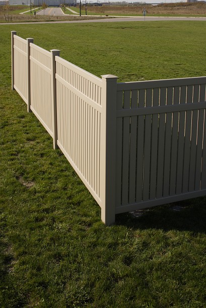 VINYL FENCING | WOOD COMPOSITE FENCES | LOS ANGELES | ORANGE COUNTY